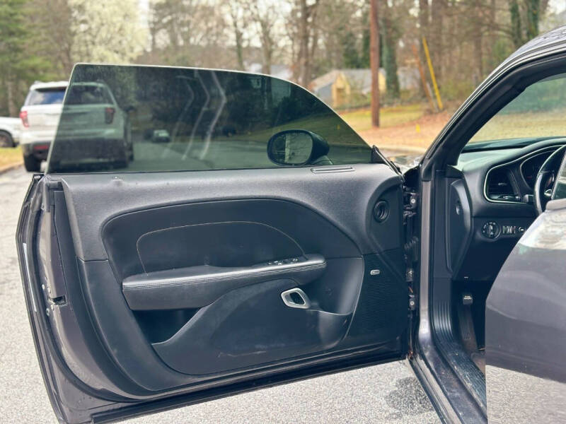 2018 Dodge Challenger SXT Plus