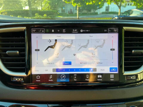 2022 Chrysler Pacifica Touring L