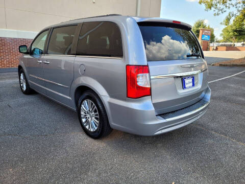 2014 Chrysler Town and Country Touring-L