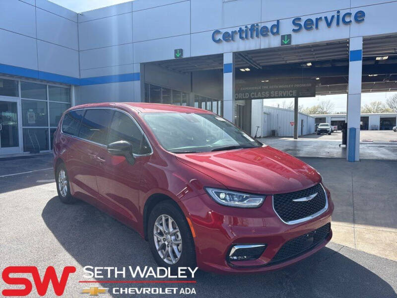 2025 Chrysler Pacifica Select