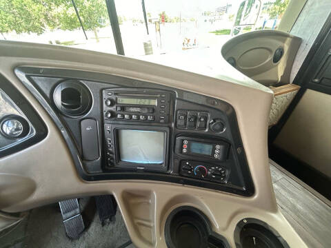 2005 Freightliner XCS Chassis