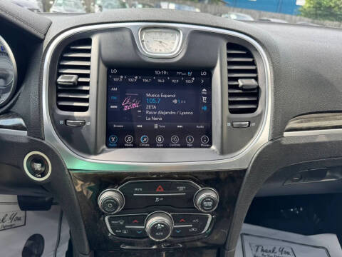 2017 Chrysler 300 C