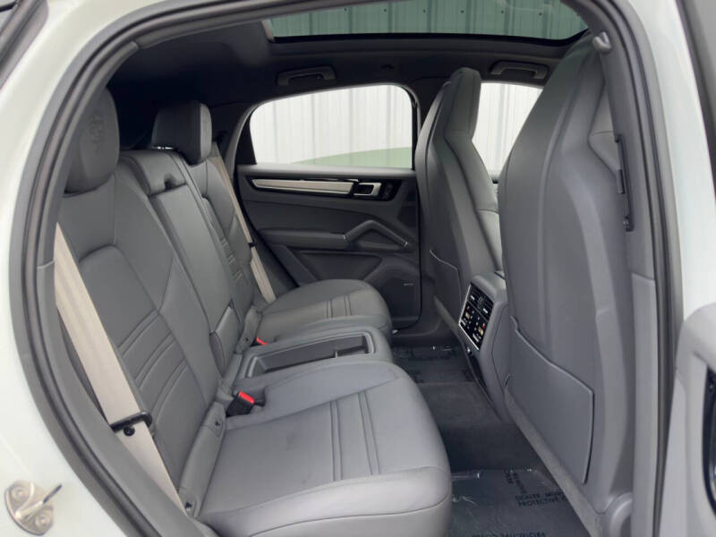 2023 Porsche Cayenne E-Hybrid Coupe