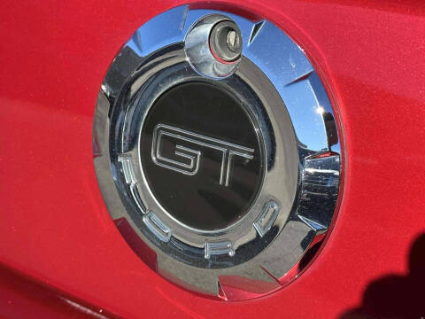 2005 Ford Mustang GT Deluxe