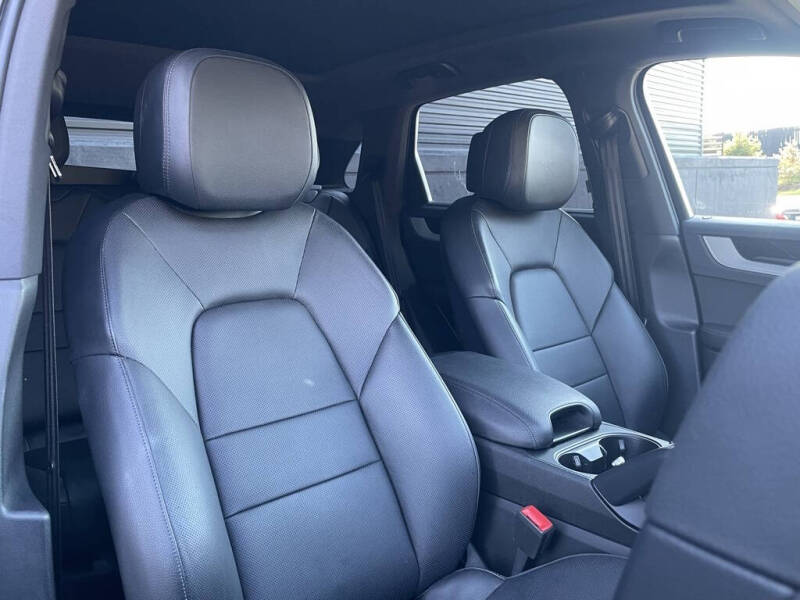 2024 Porsche Cayenne E-Hybrid