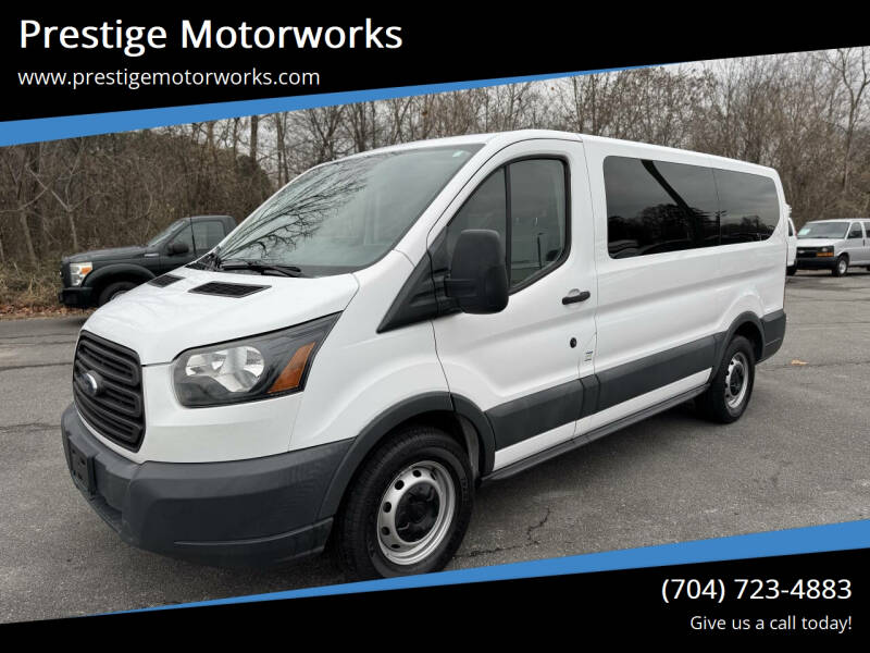 2017 Ford Transit Wagon XL's photo