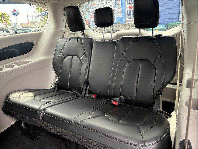 2020 Chrysler Pacifica Touring L