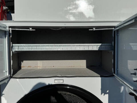 2012 Freightliner M2 106