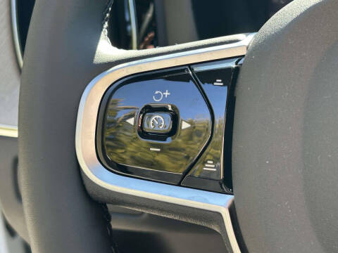 2026 Volvo XC60 B5 Core