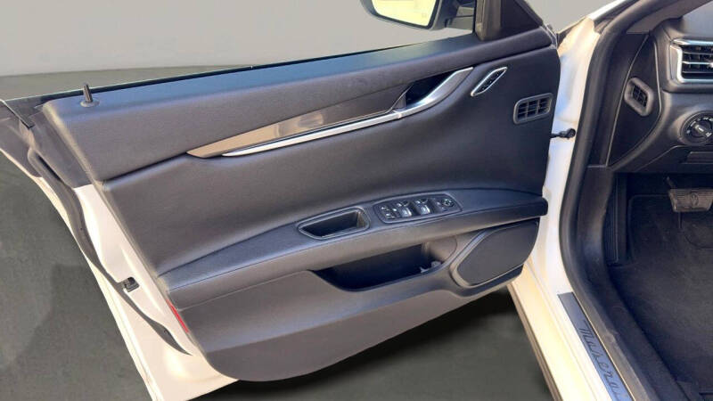 2017 Maserati Ghibli