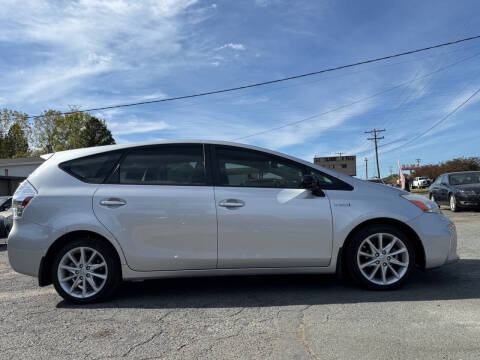 2012 Toyota Prius v Three