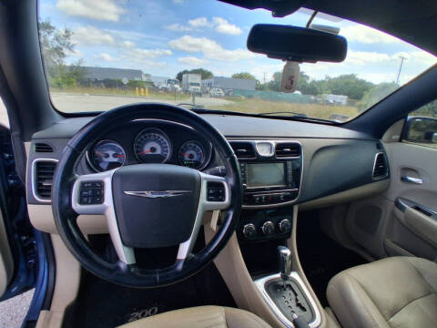 2011 Chrysler 200 Limited