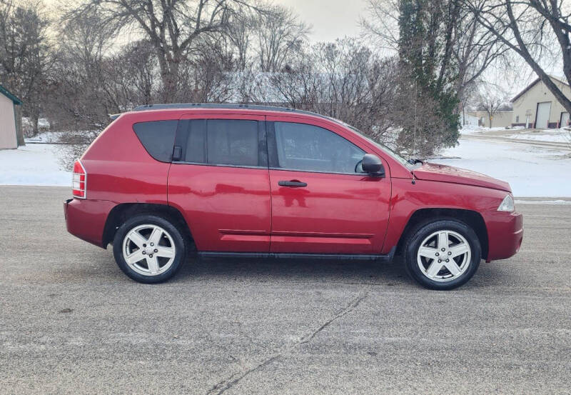 2009 Jeep Compass Sport photo 2