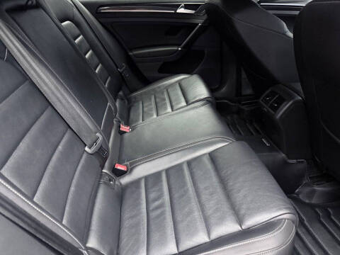 2017 Volkswagen Golf R 4Motion