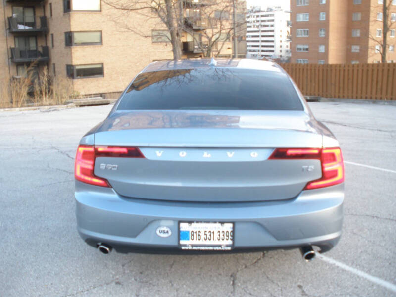 2018 Volvo S90 T5 Momentum