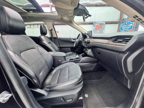 2020 Ford Escape Titanium