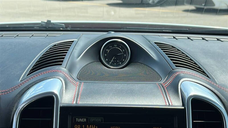 2016 Porsche Cayenne GTS