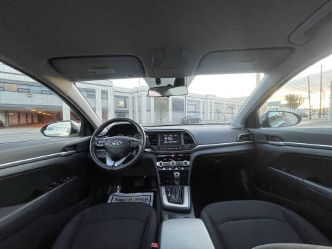 2020 Hyundai Elantra SE