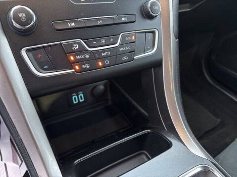 2019 Ford Fusion Hybrid SE