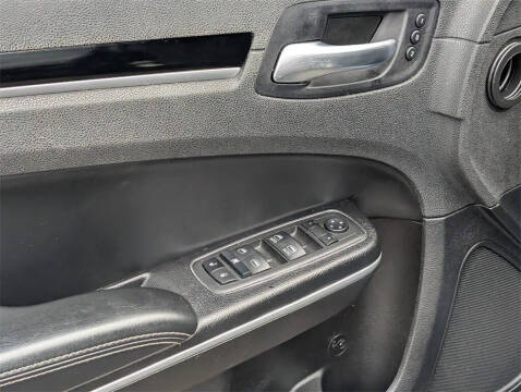 2022 Chrysler 300 S V8