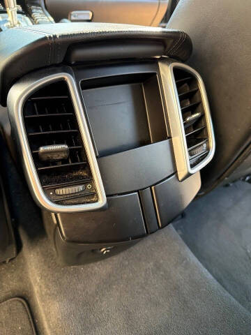 2018 Porsche Cayenne Platinum Edition