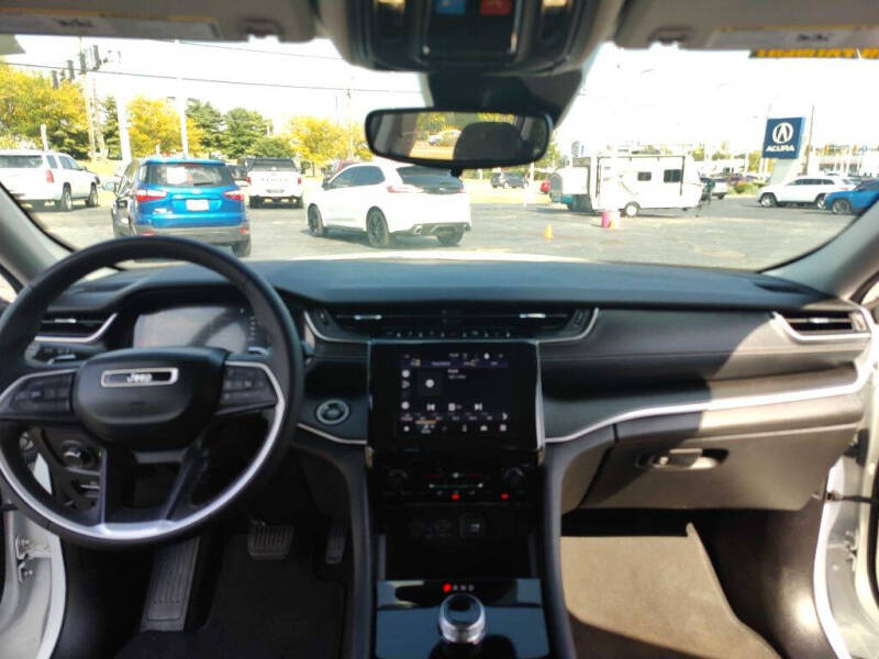 2023 Jeep Grand Cherokee Laredo