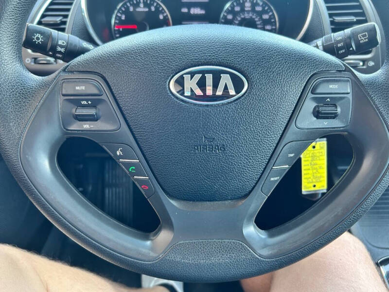 2017 Kia Forte5 LX