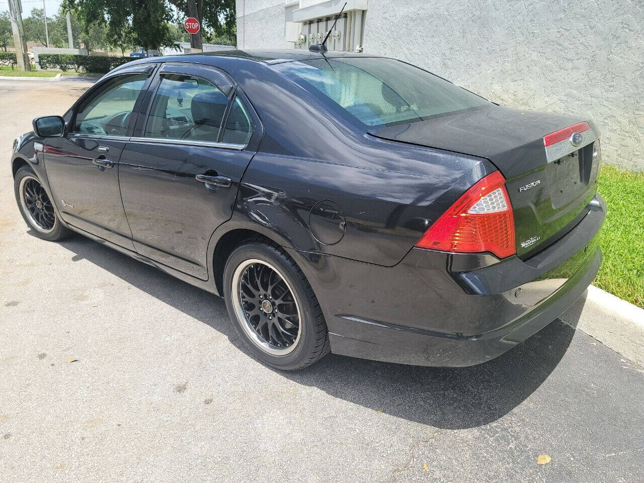 2012 Ford Fusion Hybrid  - $6,900