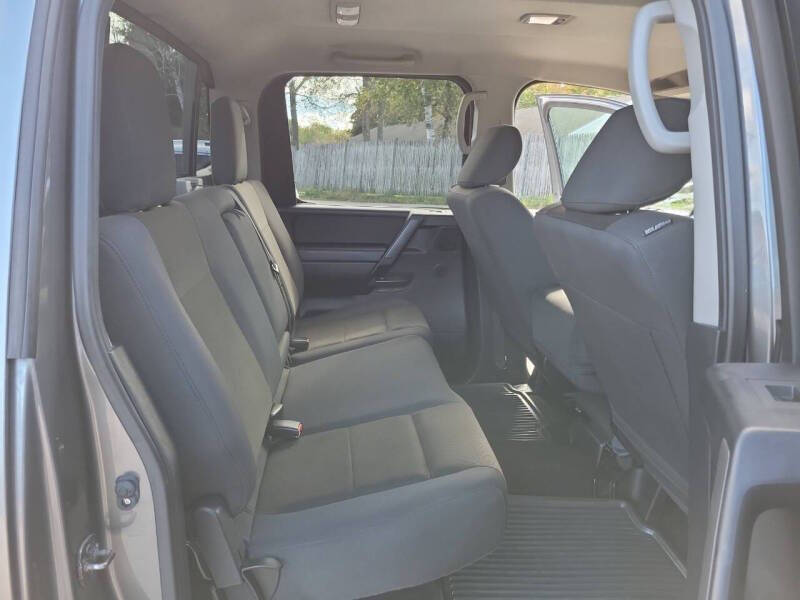 2013 Nissan Titan SV