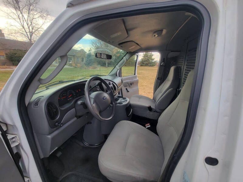 2005 Ford E-Series E-250