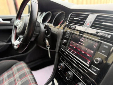 2018 Volkswagen Golf GTI S