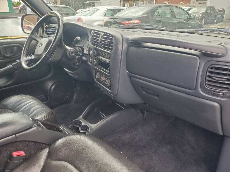 2004 Chevrolet Blazer LS