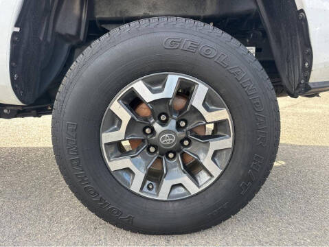 2019 Toyota Tacoma SR