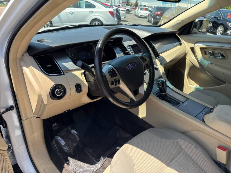 2017 Ford Taurus SEL