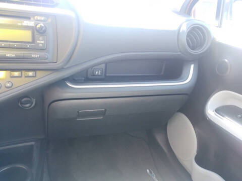 2014 Toyota Prius c Two