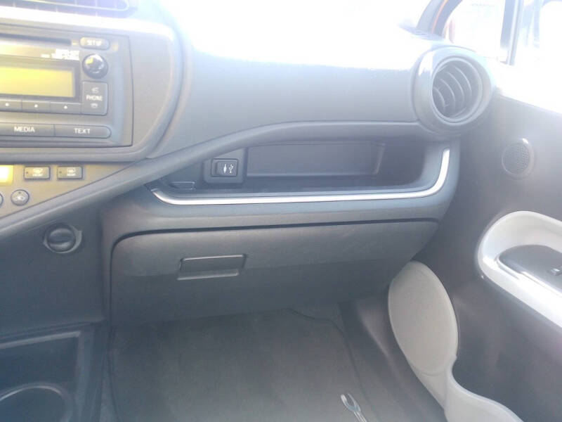 2014 Toyota Prius c Two
