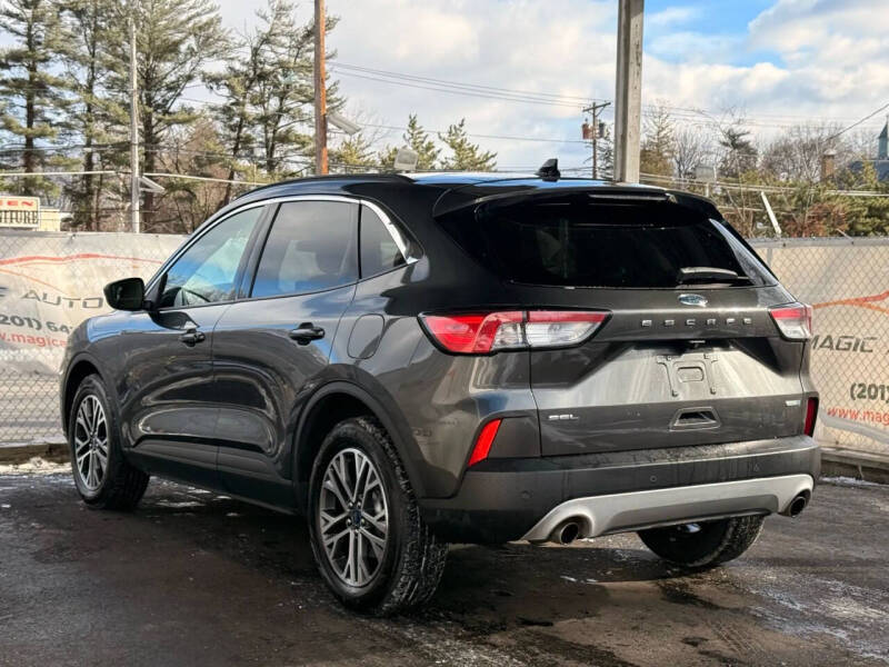 2020 Ford Escape SEL