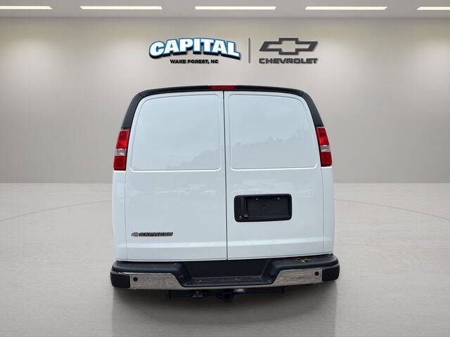 2025 Chevrolet Express 2500