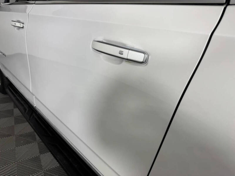 2023 GMC Yukon XL SLT
