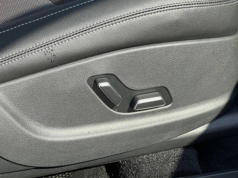 2026 Genesis GV70