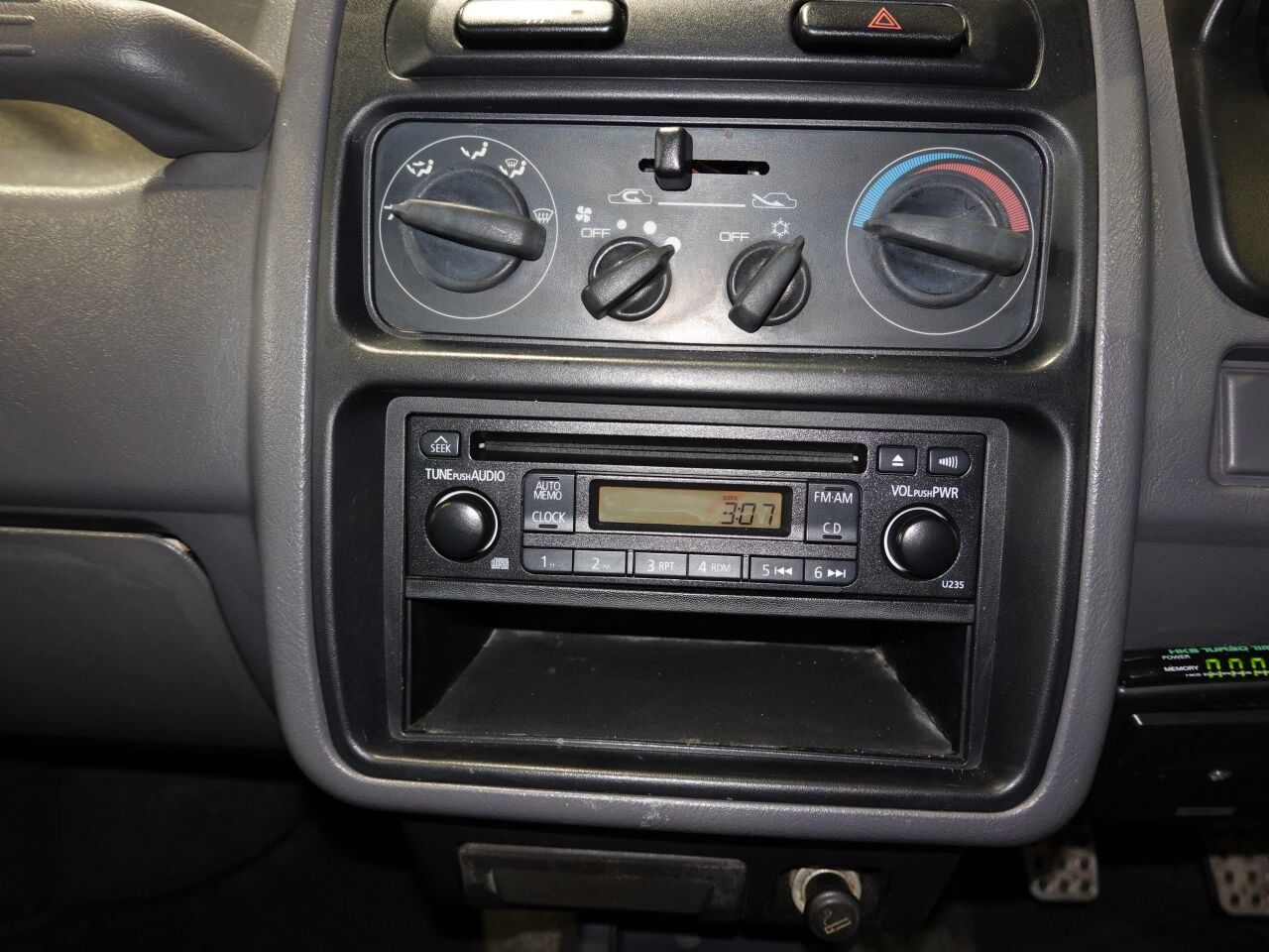 1995 Mitsubishi Pajero Mini 34