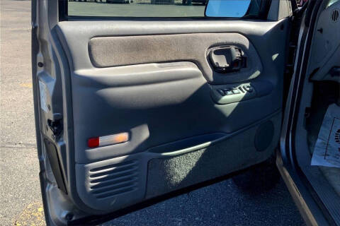 1999 GMC Suburban K2500 SLT