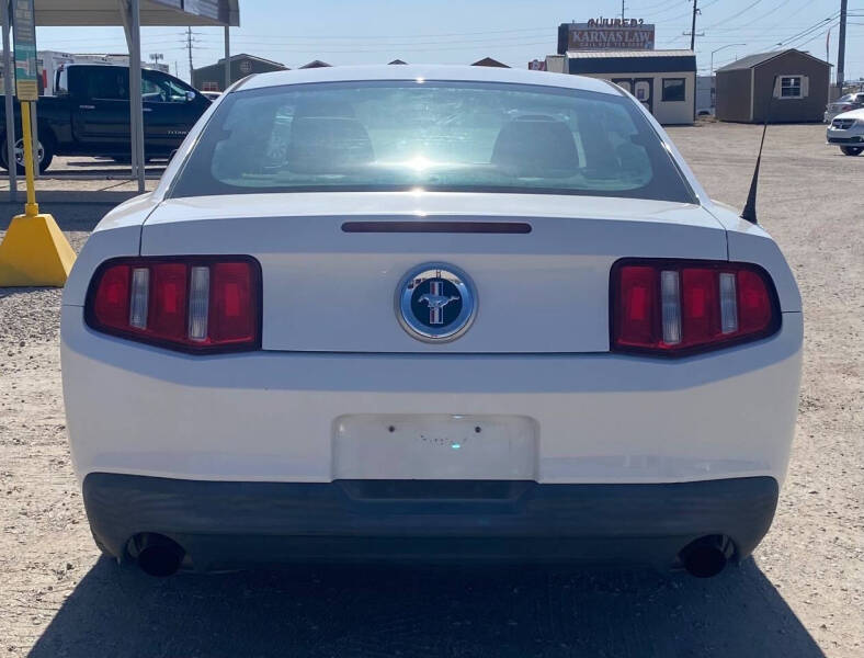 2011 Ford Mustang V6