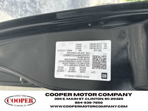 2025 Chevrolet Express LS 3500