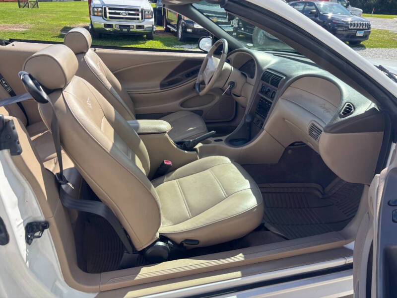 2003 Ford Mustang Deluxe