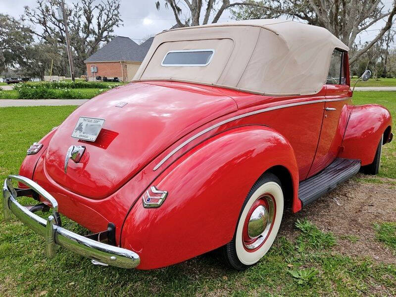 1940 Ford Deluxe