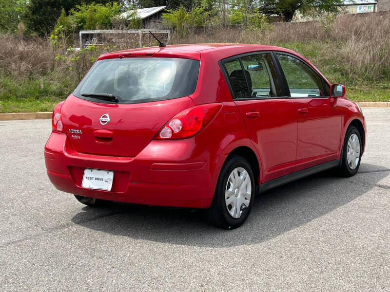 2011 Nissan Versa 1.8 SL