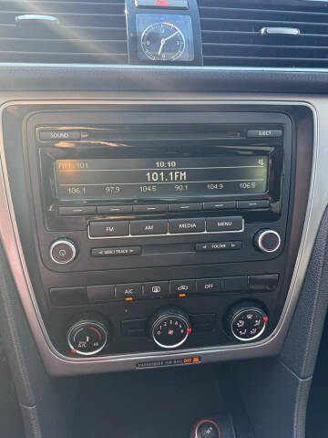 2014 Volkswagen Passat 1.8T S