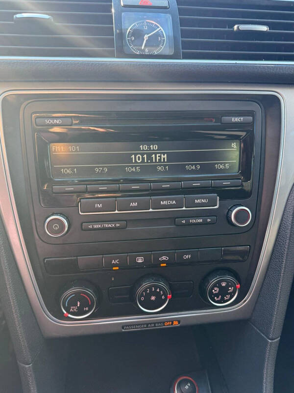 2014 Volkswagen Passat 1.8T S