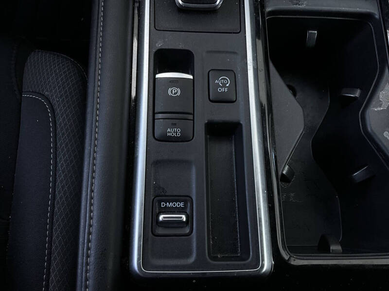 2024 Nissan Pathfinder SV